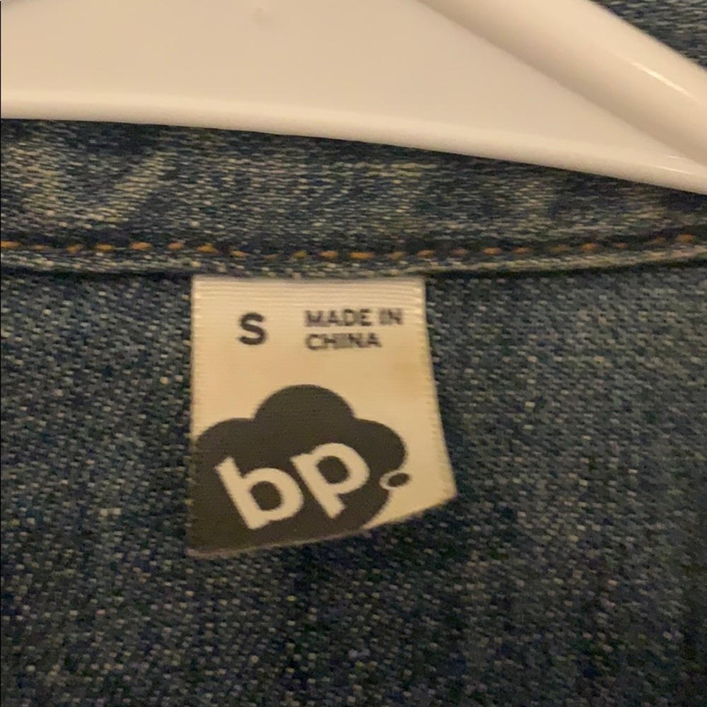 Jean jacket - Picture 2 of 4